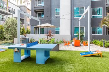 Varsity: game courtyard